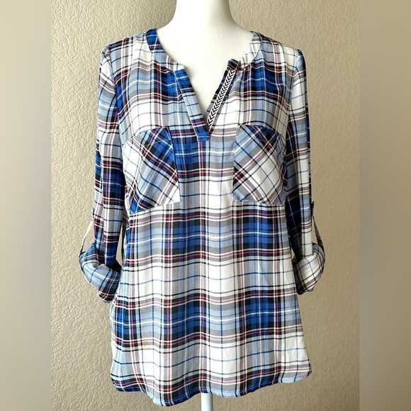Skies Are Blue Tops - Stitch Fix Skies Are Blue Alvena Split Neck Top – Size XSP